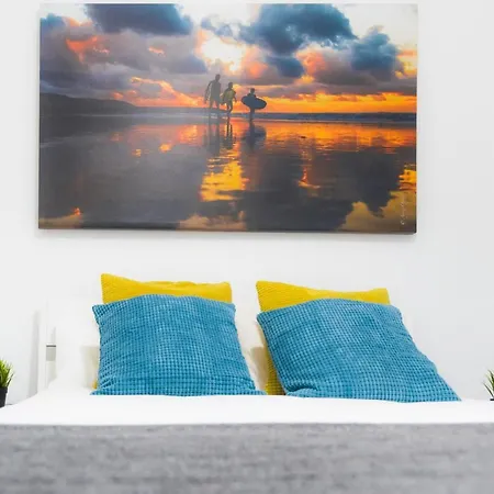 Mojo Beach House *